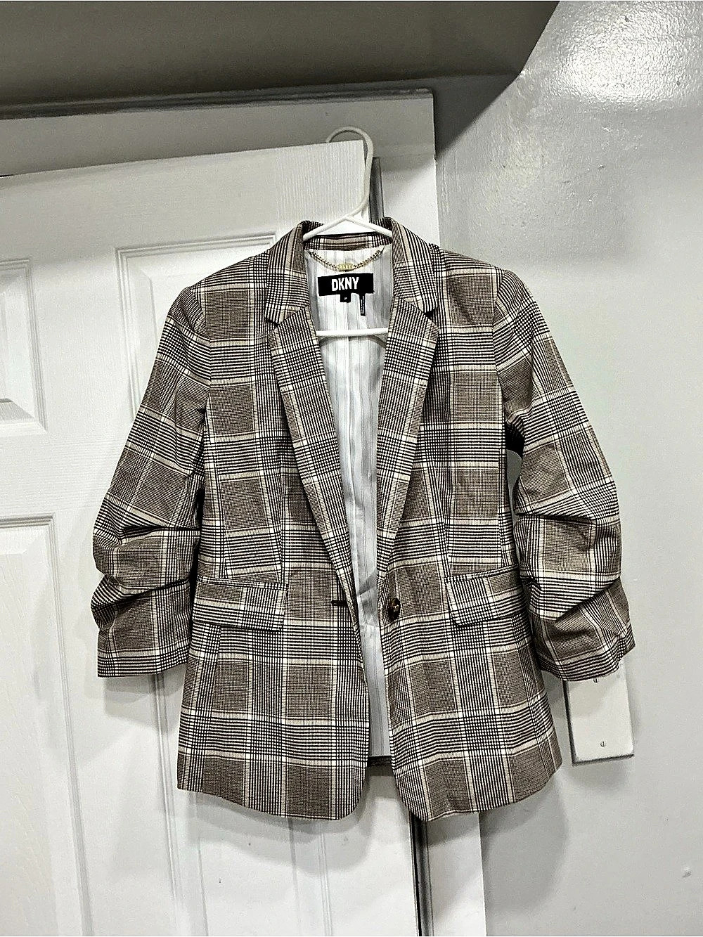 DKNY One-Button Ruched-Sleeve Plaid Blazer Brown & White 2P